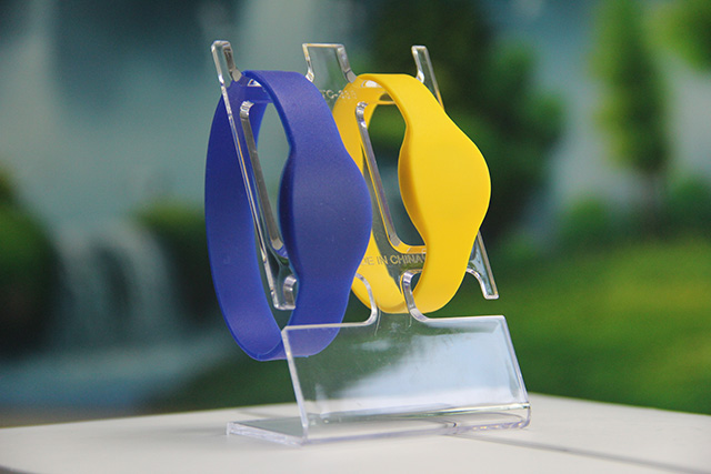 織嘜腕帶為什么很容易吸粉塵 織嘜腕帶為什么很容易吸粉塵