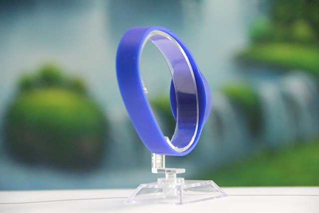 松緊腕帶零錢(qián)包的特點(diǎn)以及保養(yǎng)方法