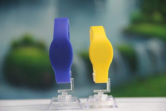 硅膠腕帶熱水袋優缺點 硅膠腕帶熱水袋優缺點