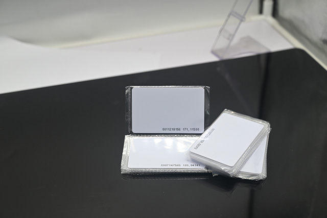 深圳市哪家做接觸式滴膠卡質量比較好