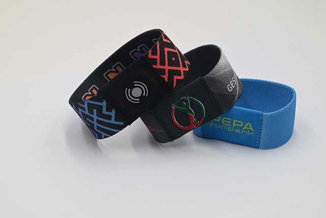 鐳射卡的制作，鐳射卡的優(yōu)點(diǎn)